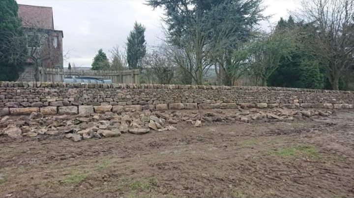 Farm wall, beamsly